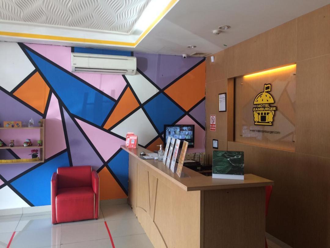Hotel Zamburger Sri Petaling 2*