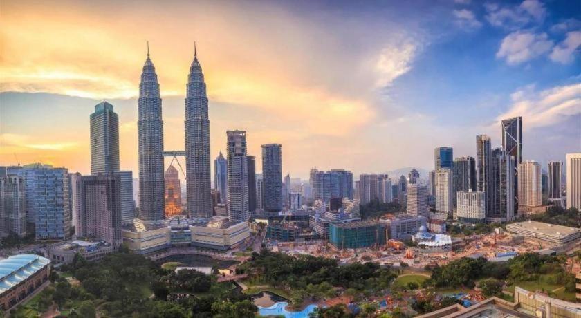 Hotel Zamburger Sri Petaling 2*