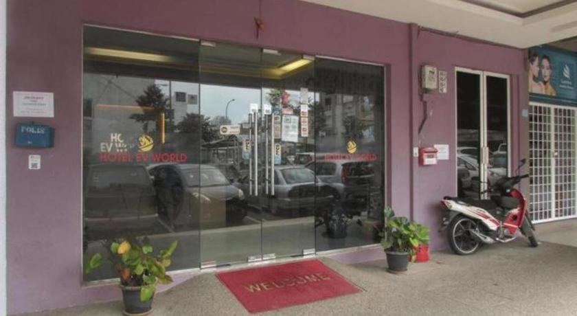 Hotel Zamburger Sri Petaling 2*